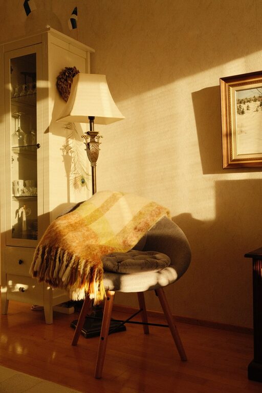 Tips for Creating a Cozy and Inviting Reading Nook in Your Home